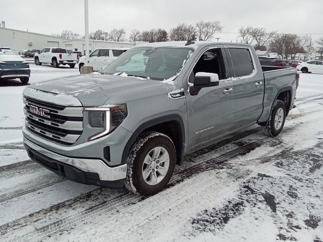 2023 GMC Sierra SLE's photo