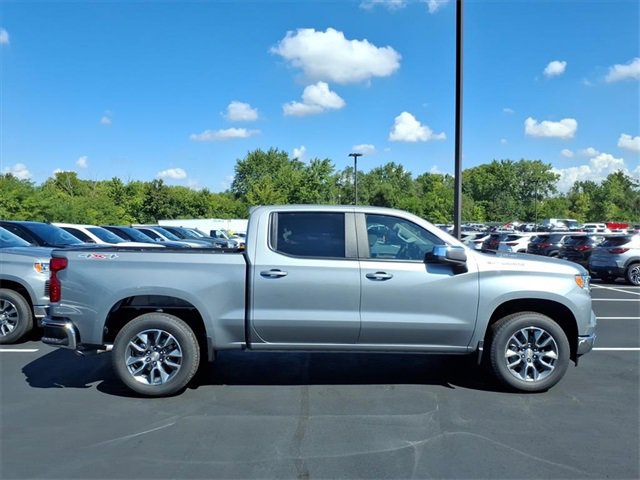 2026 Chevrolet Silverado 1500 LT photo 2