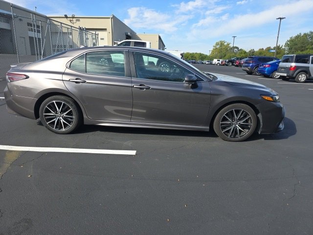 2023 Toyota Camry SE photo 4