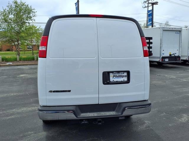 2025 Chevrolet Express Cargo Work Van - Photo 7