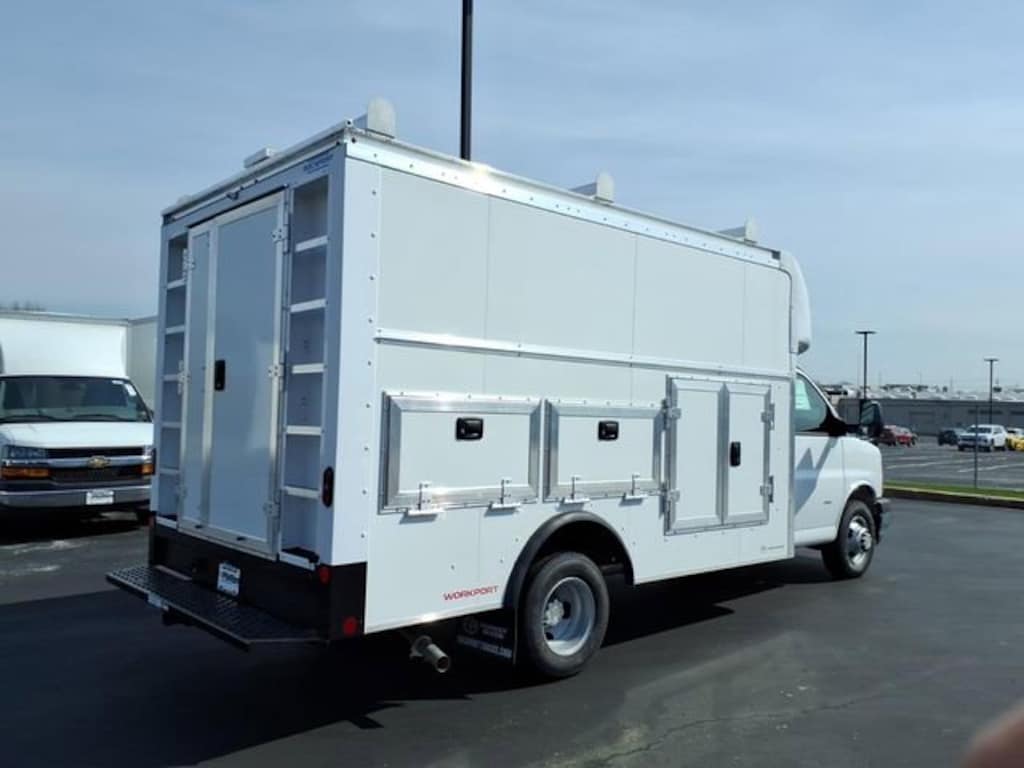 New 2026 Chevrolet Express Cutaway 3500 1WT Cutaway Van