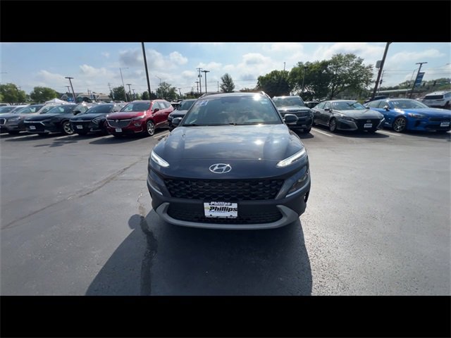 2022 Hyundai Kona SEL photo 3