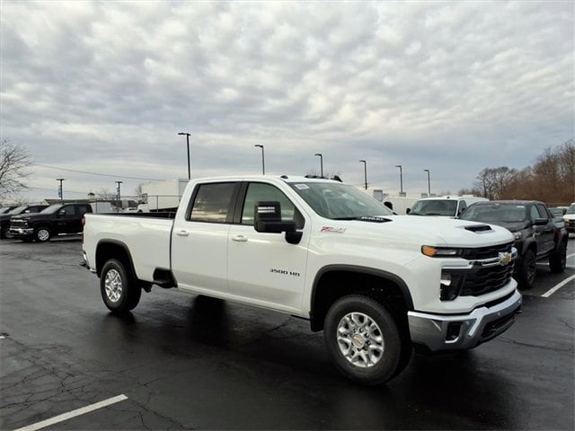 2026 Chevrolet Silverado 3500HD LT's photo