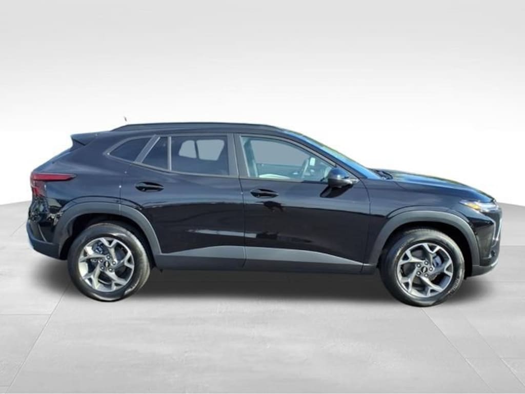 New 2026 Chevrolet Trax LT SUV