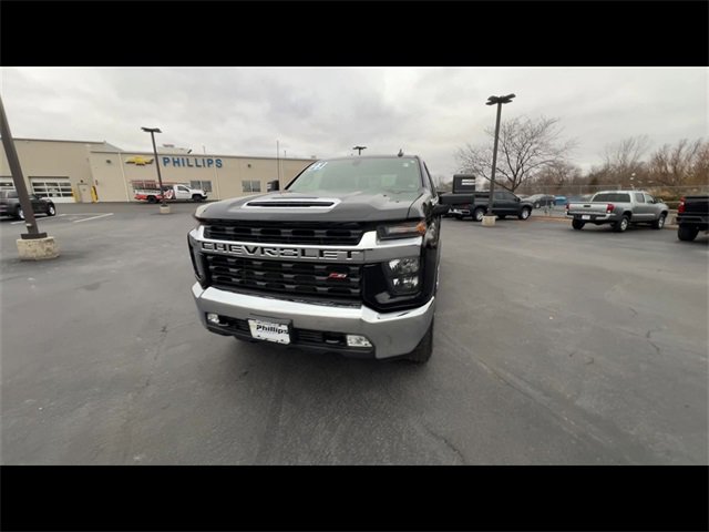 2023 Chevrolet Silverado 2500HD LT photo 3