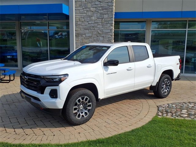2025 Chevrolet Colorado Z71 photo 3