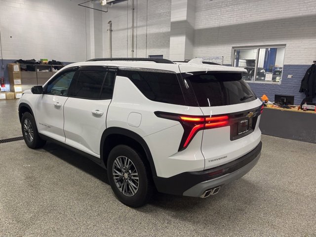 2024 Chevrolet Traverse photo 3