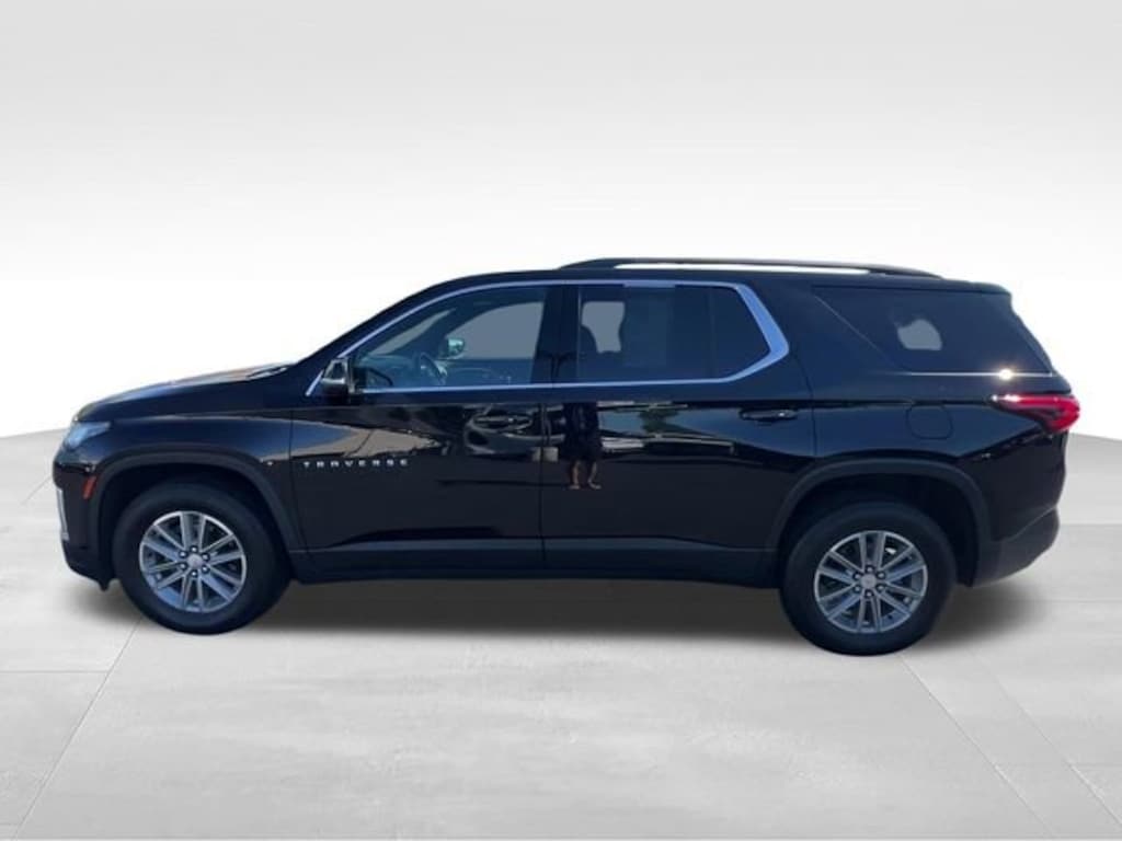 Used 2023 Chevrolet Traverse LT Cloth SUV