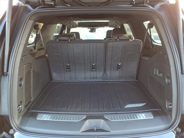 2026 Chevrolet Suburban RST photo 4