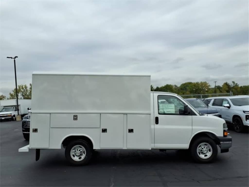 New 2025 Chevrolet Express Cutaway 3500 1WT Cutaway Van
