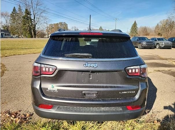 2022 Jeep Compass Limited photo 3