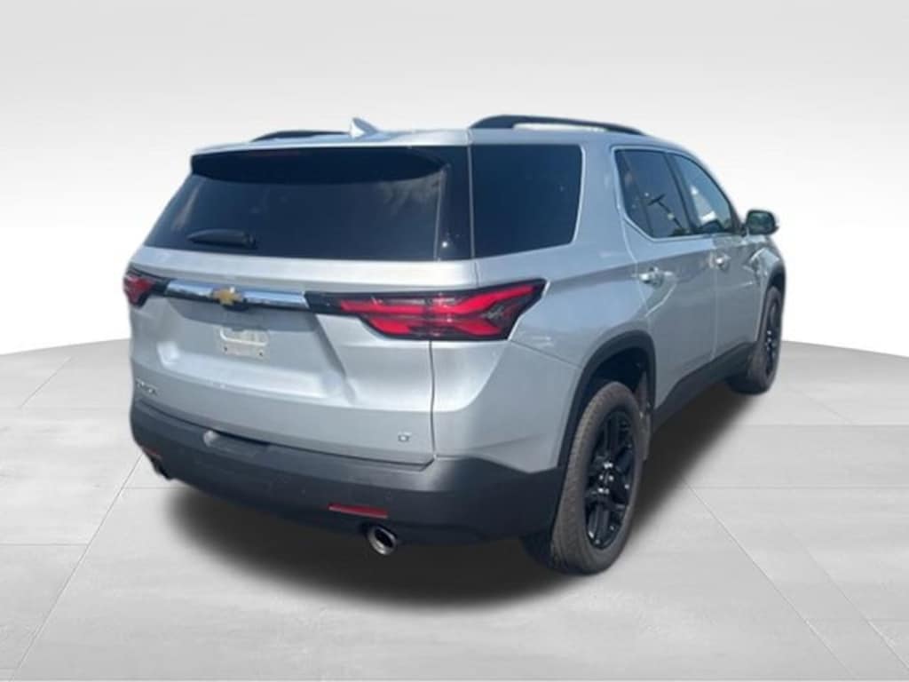 Used 2022 Chevrolet Traverse LT Cloth SUV
