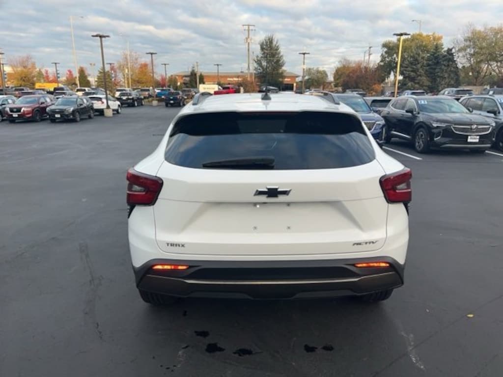 Used 2024 Chevrolet Trax Activ SUV