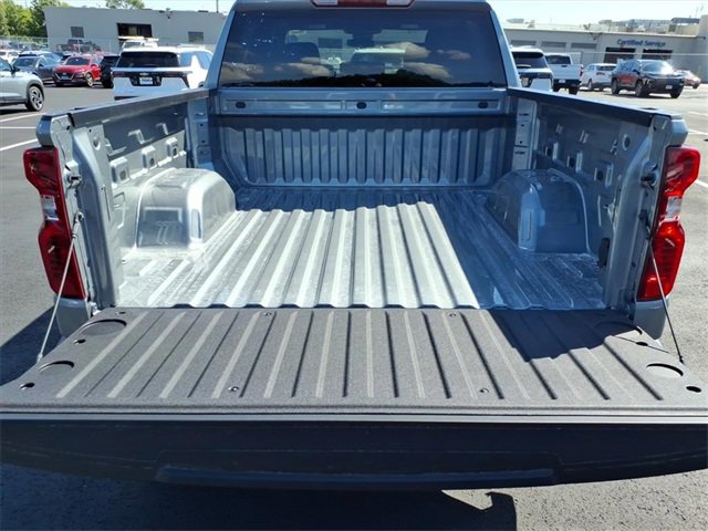2026 Chevrolet Silverado 1500 LT photo 4