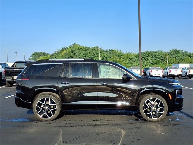2026 Chevrolet Traverse High Country photo 2