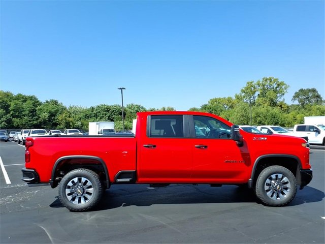 2026 Chevrolet Silverado 2500HD Custom photo 2