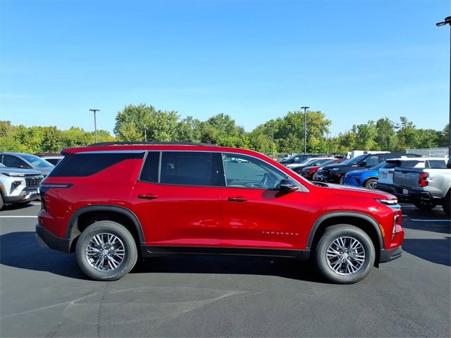 2026 Chevrolet Traverse photo 2