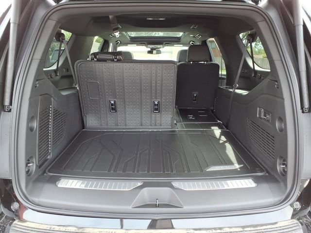 2026 Chevrolet Suburban Premier - Photo 12