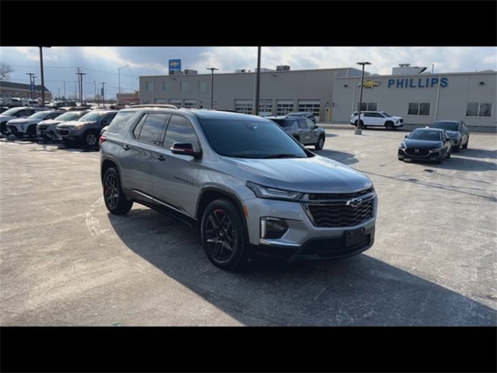Used 2023 Chevrolet Traverse Premier SUV