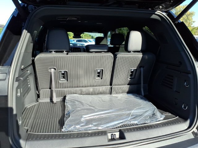 2027 Chevrolet Traverse LT - Photo 11