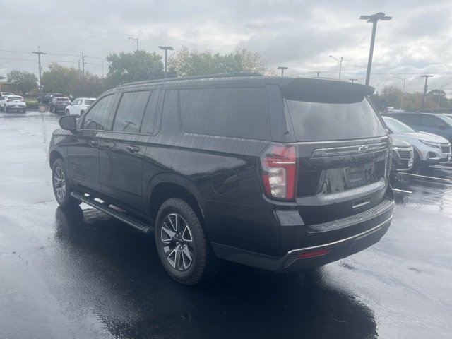 2021 Chevrolet Suburban Z71 photo 2