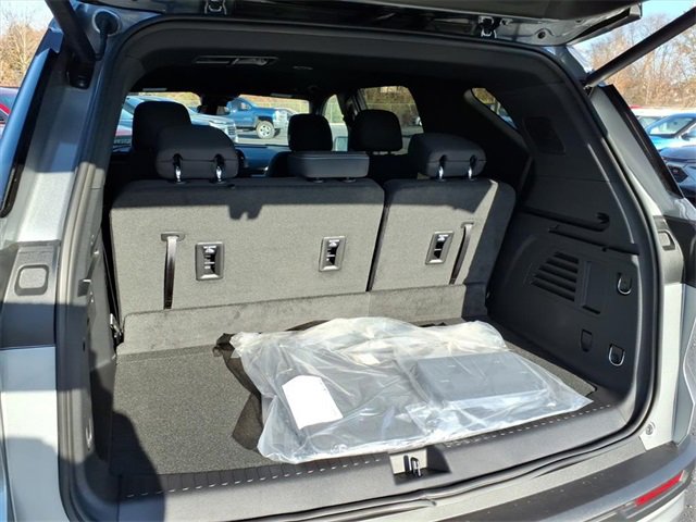 2026 Chevrolet Traverse photo 4