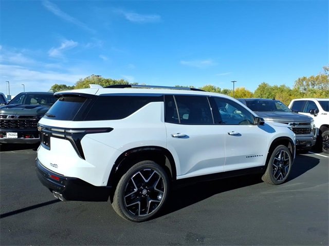 2026 Chevrolet Traverse High Country photo 2