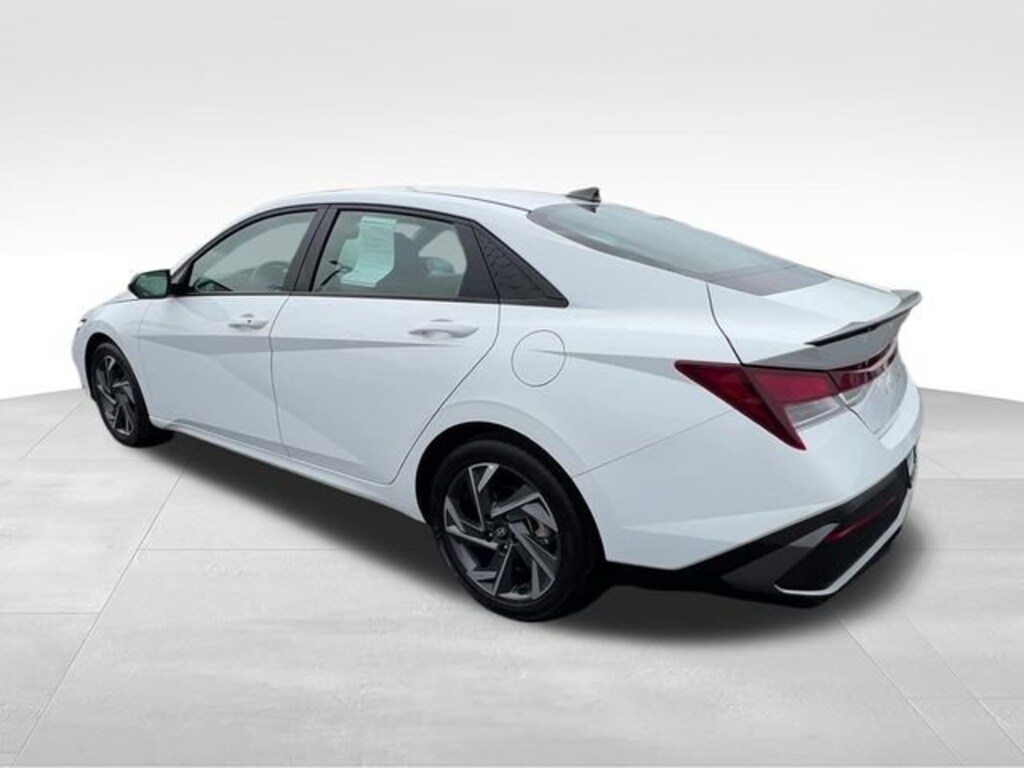 Used 2025 Hyundai Elantra SEL Sport Sedan