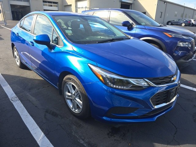2017 Chevrolet Cruze LT photo 3
