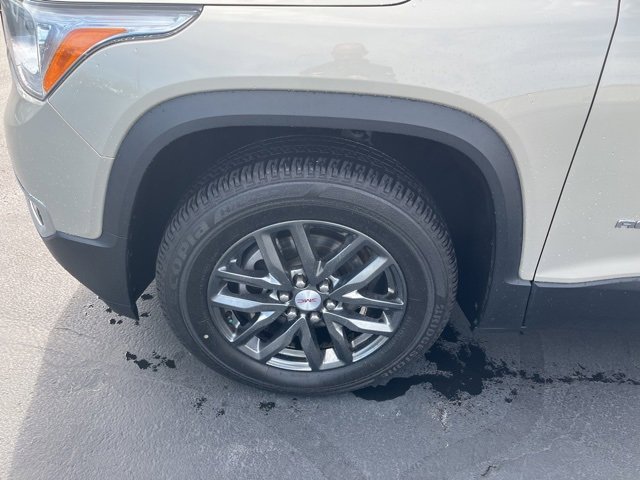 2017 Gmc Acadia SLT photo 2