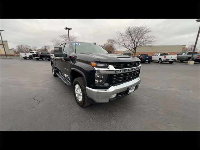 2023 Chevrolet Silverado 2500HD LT photo 2