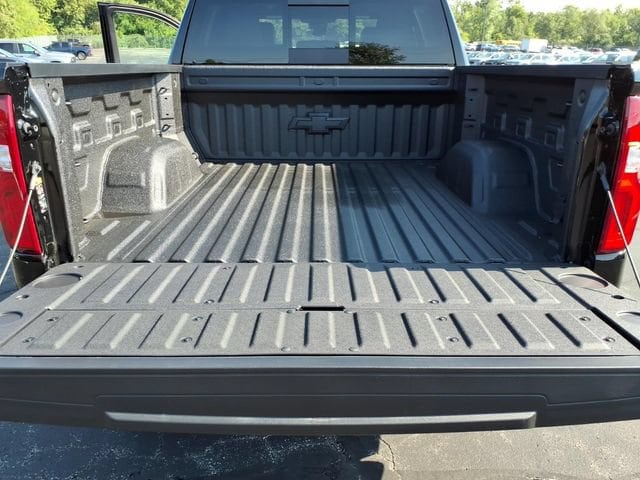 2026 Chevrolet Silverado 1500 ZR2 - Photo 10