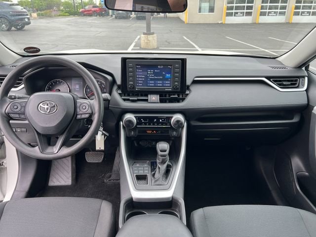 2021 Toyota RAV4 LE - Photo 12