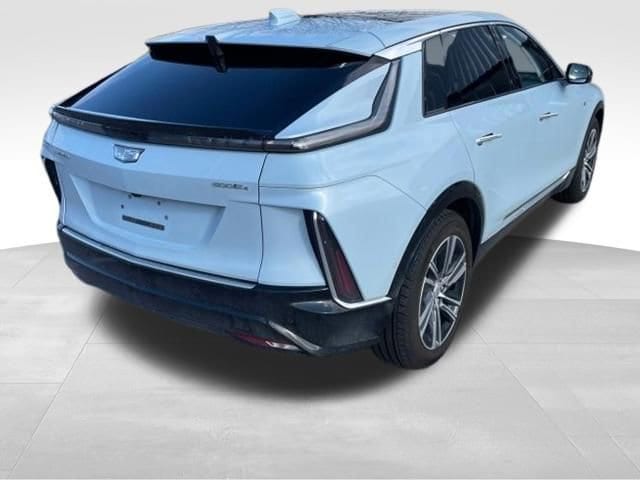 Used 2024 Cadillac LYRIQ Luxury 1 with VIN 1GYKPPRLXRZ119462 for sale in Frankfort, IL