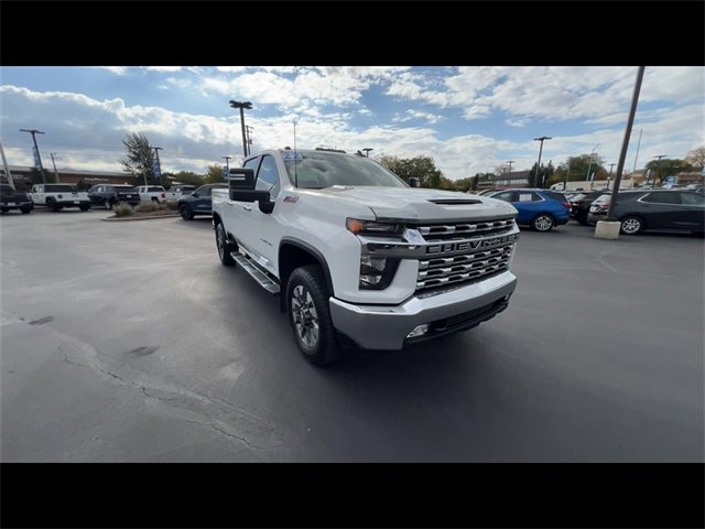 2022 Chevrolet Silverado 2500HD LT photo 2