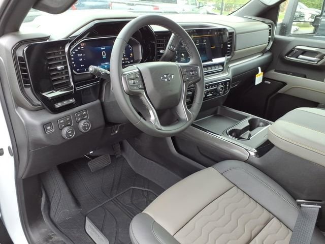 2026 Chevrolet Silverado 2500 HD ZR2 - Photo 5