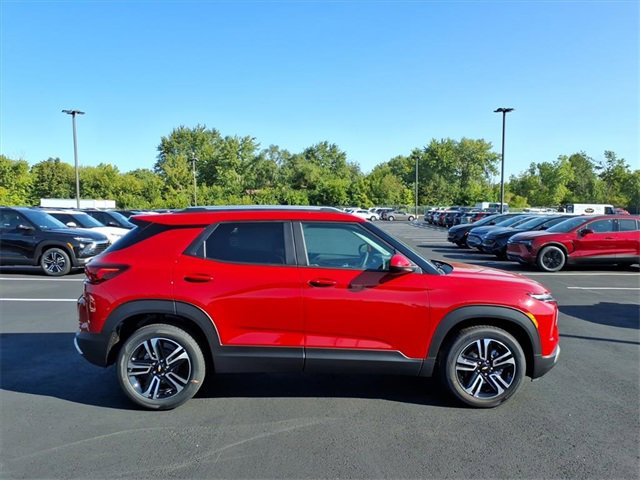 2026 Chevrolet Trailblazer LT photo 2