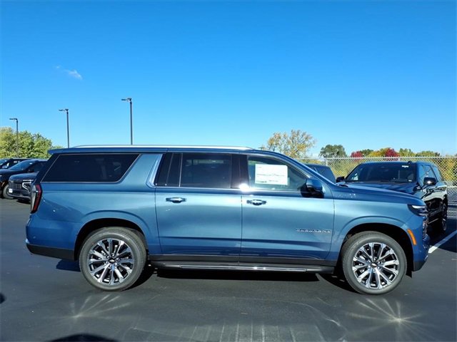 2026 Chevrolet Suburban High Country photo 2