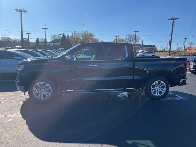 2022 Chevrolet Silverado 1500 LTZ photo 2