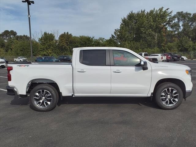 2025 Chevrolet Silverado 1500 LT photo 3
