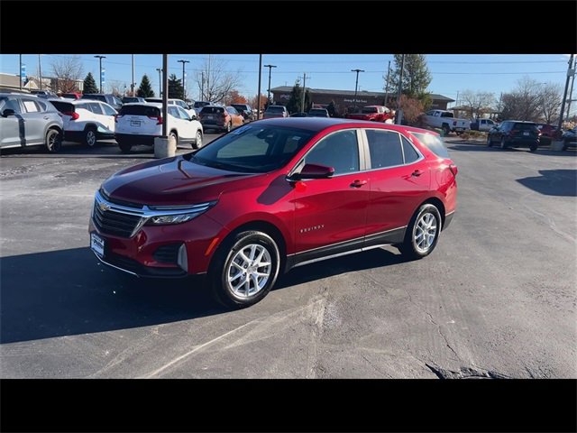 2024 Chevrolet Equinox LT photo 3