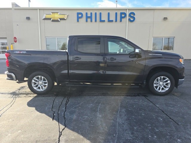 2023 Chevrolet Silverado 1500 LT photo 4