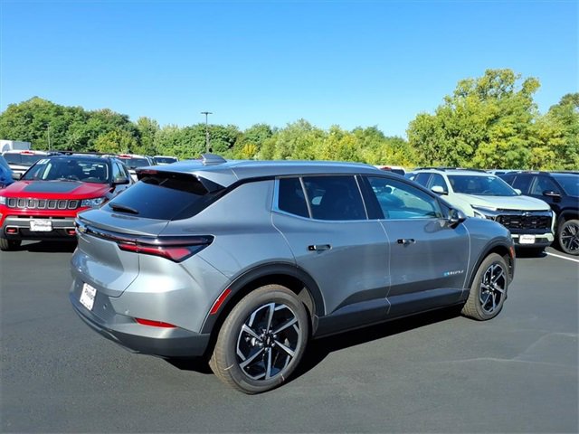 2026 Chevrolet Equinox EV 1LT photo 3
