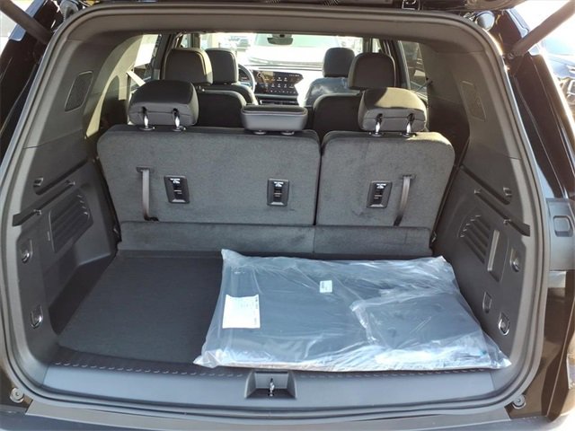 2026 Chevrolet Traverse photo 4