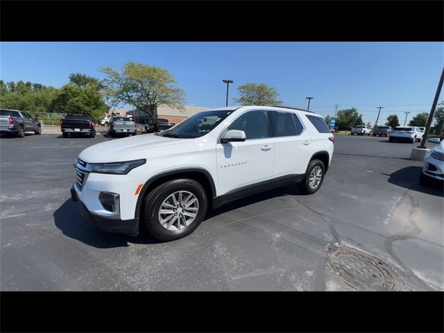 2023 Chevrolet Traverse Cloth photo 2