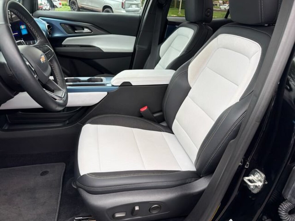 Used 2025 Chevrolet Equinox EV LT SUV