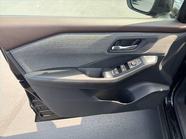 2022 Nissan Rogue SV - Photo 10
