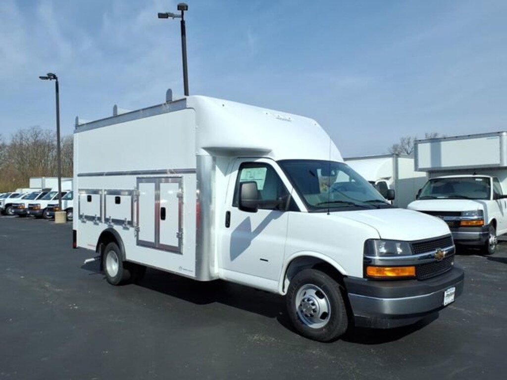 New 2026 Chevrolet Express Cutaway 3500 1WT Cutaway Van