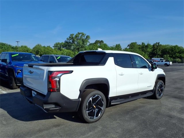 2026 Chevrolet Silverado EV LT photo 4