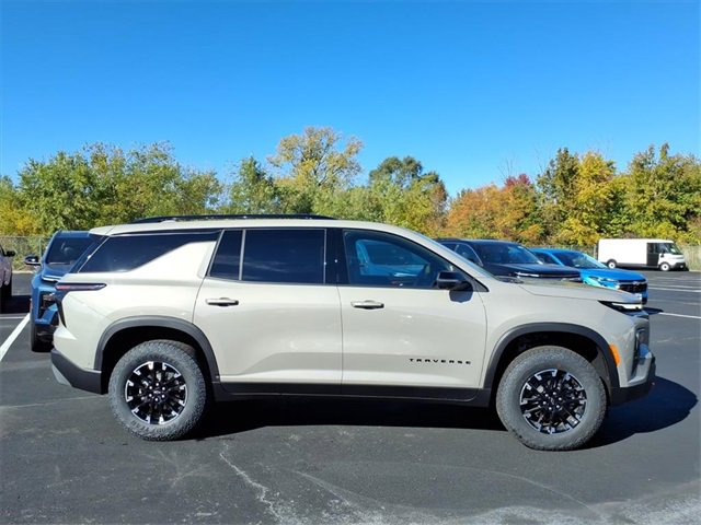 2026 Chevrolet Traverse Z71 photo 2